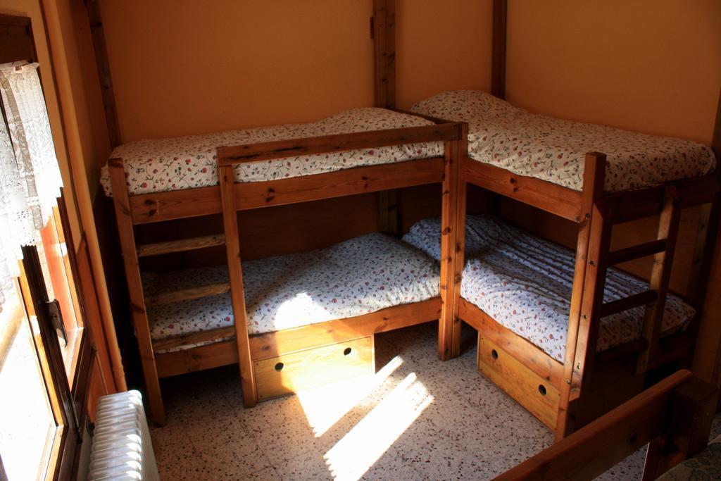 Hostel La Closa Castellar De N'Hug Zimmer foto